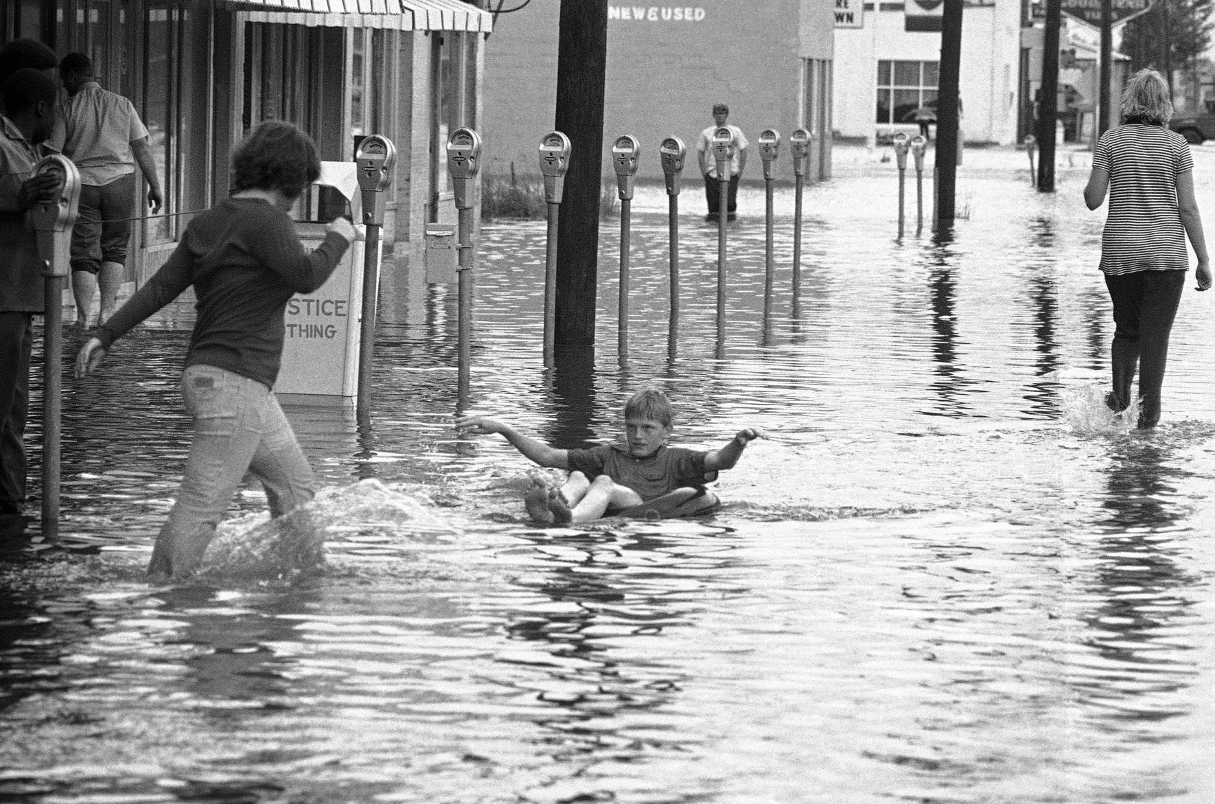1971: Hurricane